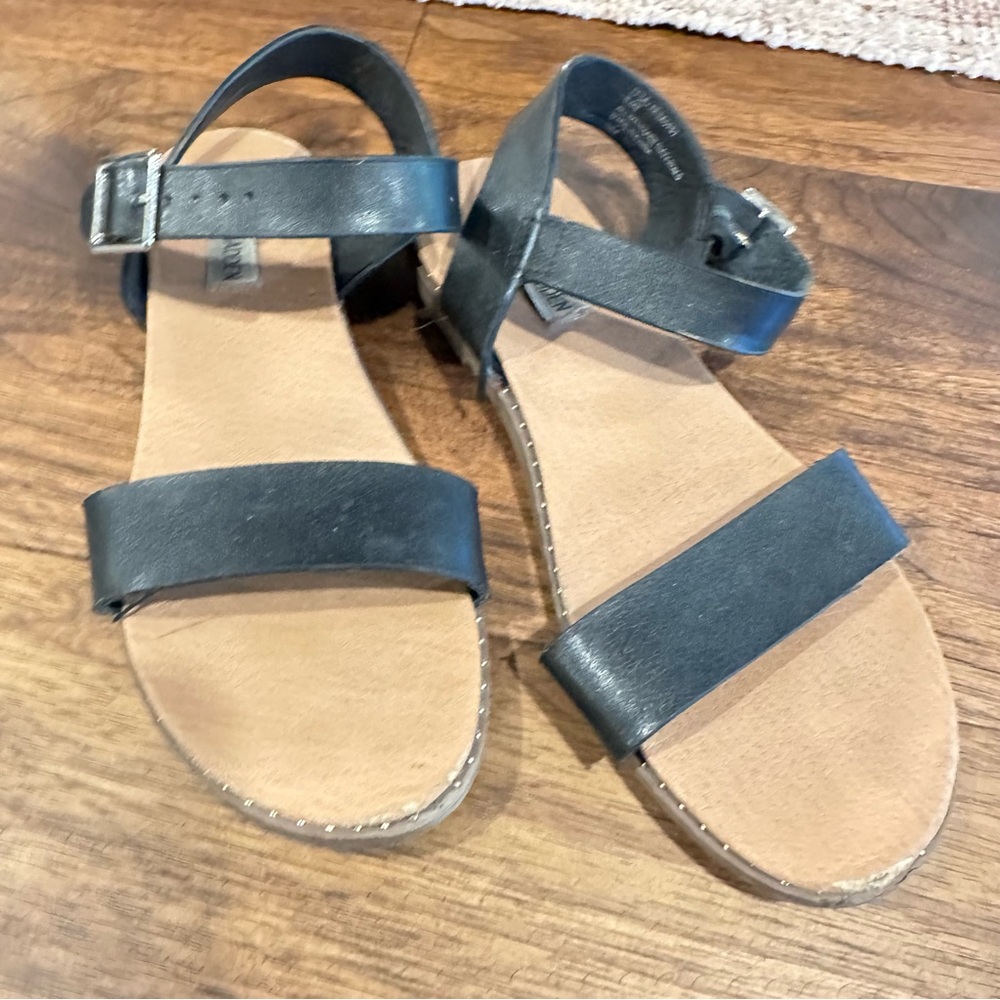 Steve Madden “Tessa” Black Leather Ankle Strap Sandals – Women’s 9